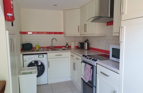 Abbess Roding Cabaña | Quiet cottage very close to village centre and ameneties.