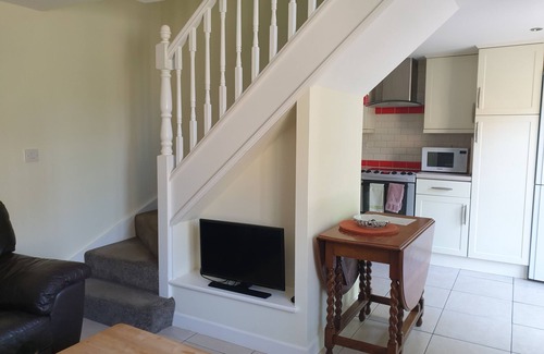 Abbess Roding Cabaña | Quiet cottage very close to village centre and ameneties.