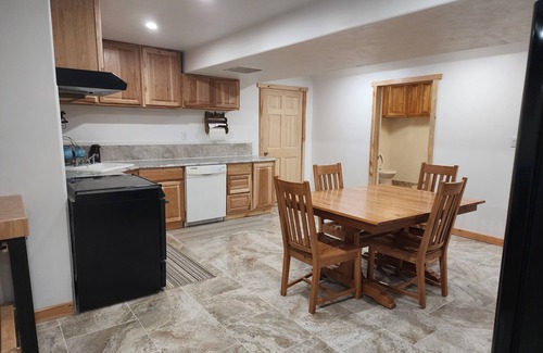 Great Falls Apartamento | Quiet country property, near rivers, complete with farm animals and wildlife.