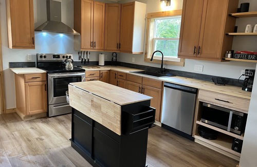 Fennville Casa | Quiet Country Views close to Everything West Michigan