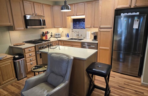Incline Village Condominio | Quiet & Cozy North Lake Tahoe Mountain Getaway