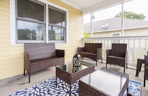 Cuyler - Brownsville Casa | Quiet & Cozy Room with Private Bath