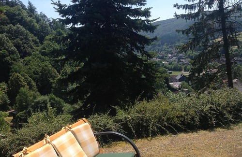Hatzfeld Casa | casa de vacaciones tranquila y acogedora con chimenea, zona de barbacoa y fantásticas vistas