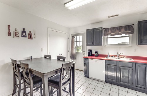 Dry Ridge Casa | Quiet Dry Ridge Home w/ Yard - Near Ark Encounter!