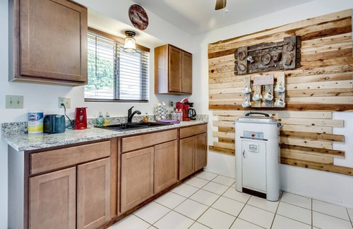 Sun City Casa | Quiet End Unit Townhouse for Two in Sun City- Unique Decor! Close to everything!