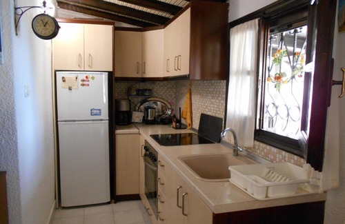 Psakoudia Apartamento | Quiet family apt, 10m from the beach
