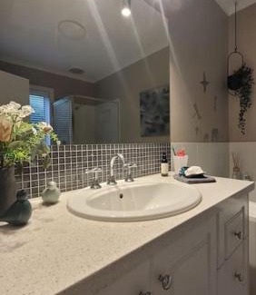 Ballarat East Apartamento | Quiet family retreat getaway - Wildlife Park, Sovereign Hill, Kryall Castle and city at your door - modern house, 8 guests, 4 bedrooms, 5 beds