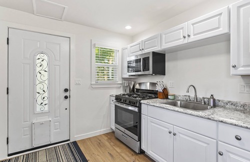 Cedar Glen Apartamento | Quiet getaway with a great view