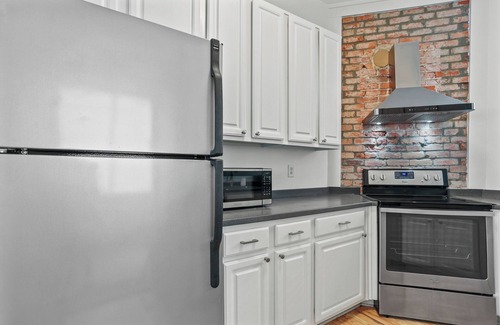 Beach Institute Casa | Quiet Historic Corner Home Near Downtown