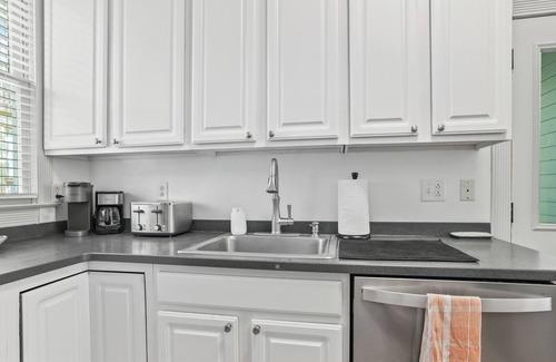 Beach Institute Casa | Quiet Historic Corner Home Near Downtown