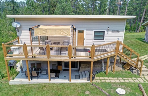 Sturgis Casa | Quiet home in the trees.