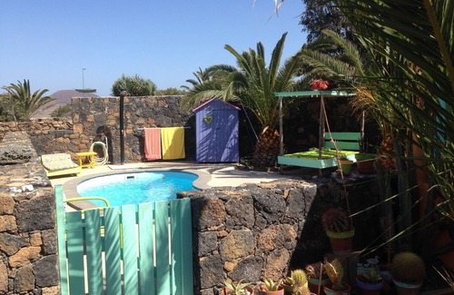 La Oliva Casa | Quiet house in Lajares with swimming pool facing nature