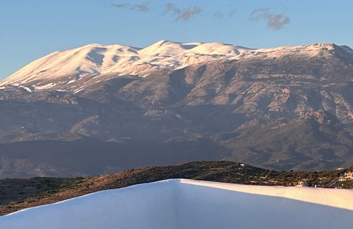 Pitsidia Casa | Quiet house in southern Crete, picturesque sea and mountain views, beach within walking distance