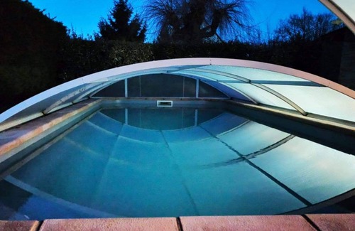Pluneret Casa | Casa tranquila cerca del mar con piscina