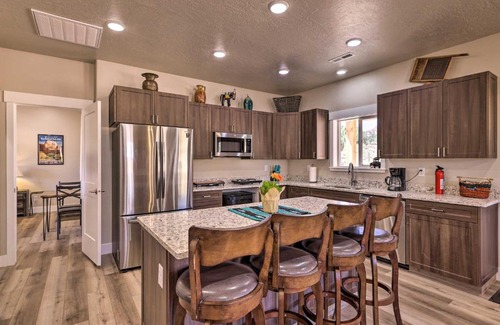 Kanab Casa | Quiet Kanab Home with Panoramic Views and Porch!