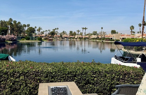 La Terraza Condominio | Quiet, lake front 3-bedroom condo in Rancho Mirage with community amenities