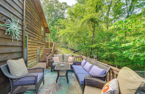 Camdenton Cabina | Quiet Lake of the Ozarks Cabin w/Dock + Gazebo!