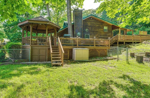 Camdenton Cabina | Quiet Lake of the Ozarks Cabin w/Dock + Gazebo!