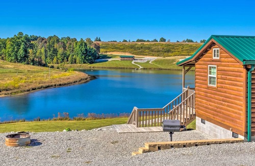 Mammoth Cave Cabina | Quiet Lakefront Escape w/ Fire Pit, Trails & Dock!