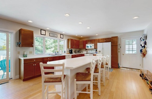 The Bays Casa | Quiet lakefront home w/ private beach, dock, screened porch and stunning views