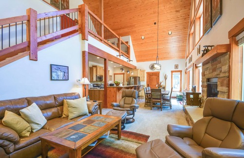 Leadville Casa | Quiet Leadville Home on 3 Acres w/ Gas Grill!