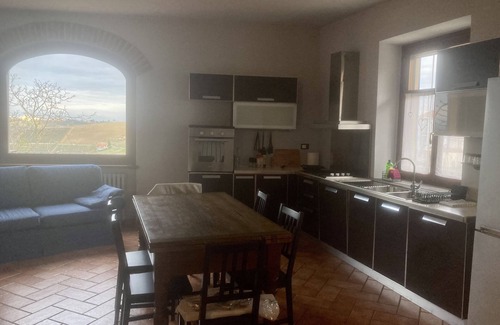 Monforte d'Alba Casa | Quiet little house with a view in the center of the village