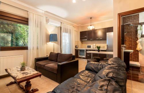 Dio-Olympos Apartamento | Quiet Modern Family Apartment with Olympus View and Free Parking Pet Friendly