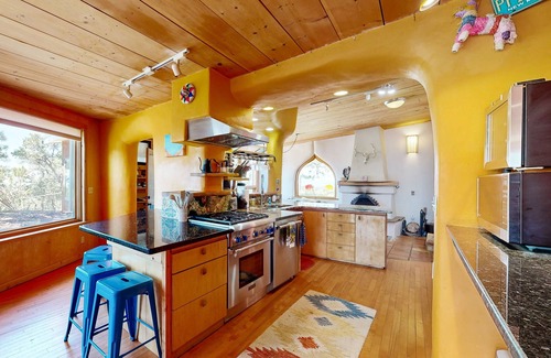 Valdez Casa | Quiet Mountain Retreat - Fireplace, Pizza Oven, WiFi, Washer & Dryer, Dogs OK