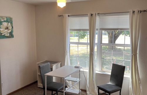 Lebanon Casa | Quiet Neighborhood, Close to Amenties, Lots of Outdoor spaces