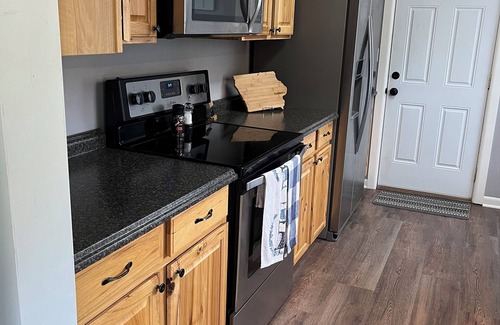Bettendorf Casa | Quiet neighborhood surrounded by parks near multipurpose trail through QC