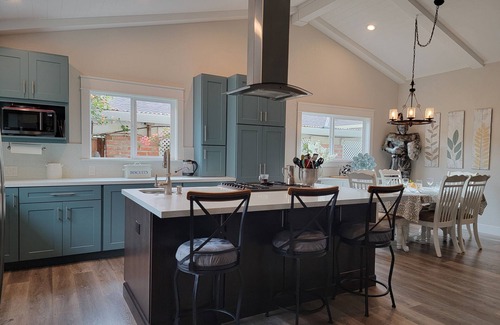 Pleasanton Casa | Quiet, Newly Renovated Home, Perfect for Work, Vacation or Temporary Housing