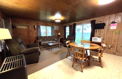 Federal Dam Complejo | Quiet Northwoods Cabin on Leech Lake, Minnesota