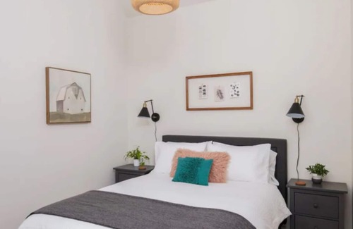 Rose City Park Casa | * Retiro moderno en NE Portland ** 1 BR, AC, W / D, se admiten perros *