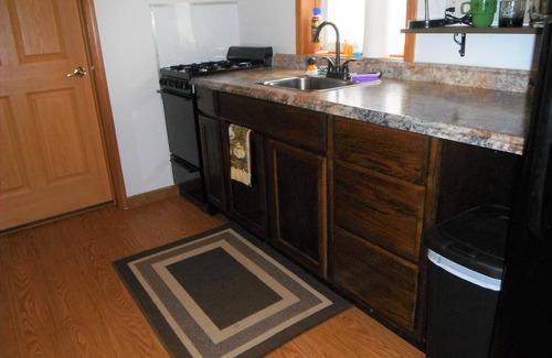 Kenosha Casa | Tranquila casa privada de 1 habitación en la ciudad