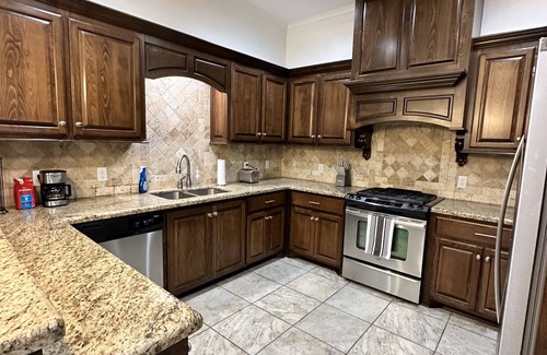 Sulphur Casa | Quiet Private Home - Centrally Located in Sulphur