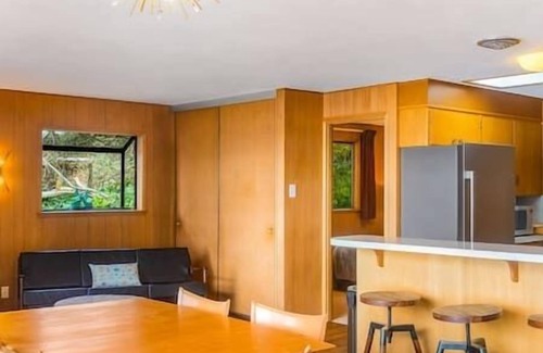 Freeland Casa | Quiet, private & peaceful beach house