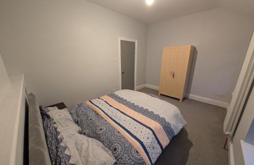 Londonderry Casa | Quiet Private Room in Prime Location