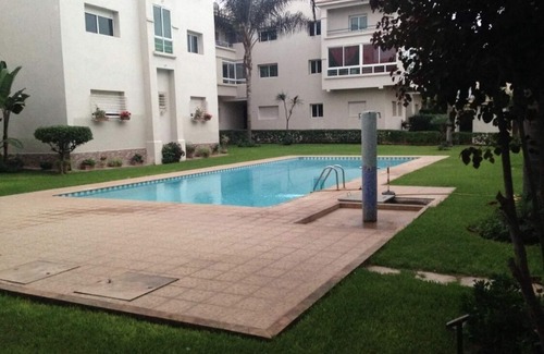 Harhoura Apartamento | Residencia tranquila con piscina junto al mar.