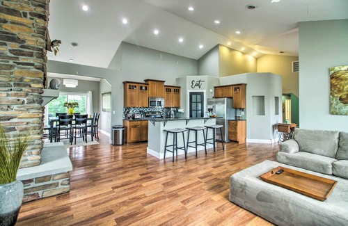 Audubon Casa | Quiet Retreat w/ Kayak & Patio, Walk to Lake!