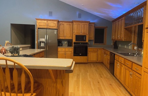 Hilbert Casa | Quiet Spacious 5-Bedroom House or Crafting Retreat In Chilton, WI!