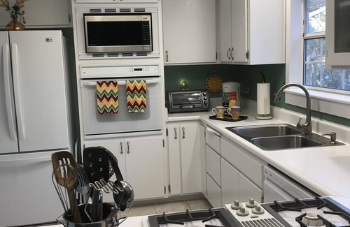 Carpenter Canyon Cabaña | Quiet, Stand-alone Country Granny Cottage near the Village,