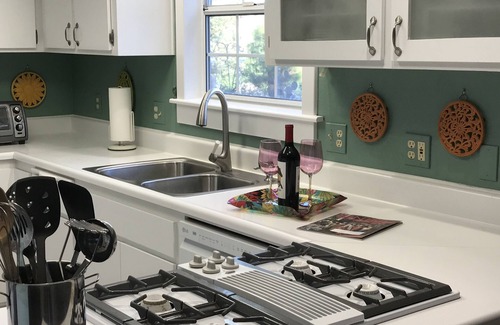 Carpenter Canyon Cabaña | Quiet, Stand-alone Country Granny Cottage near the Village,