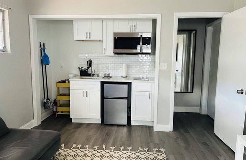 New Port Richey Apartamento | Quiet studio in New Port Richey Downtown. Apartment B