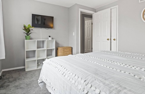 Fairport Casa | Quiet, stylish, & family-friendly 3 BR in Fairport