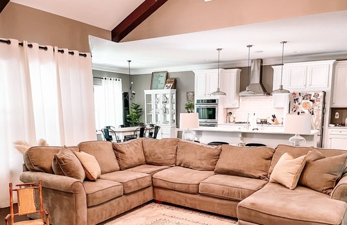 Senoia Casa | Quiet tucked away home just minutes from many attractions