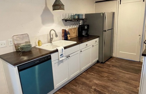 Cape Vincent Casa | Quiet Village Getaway / Private 3-bdrm home in the heart of Cape Vincent