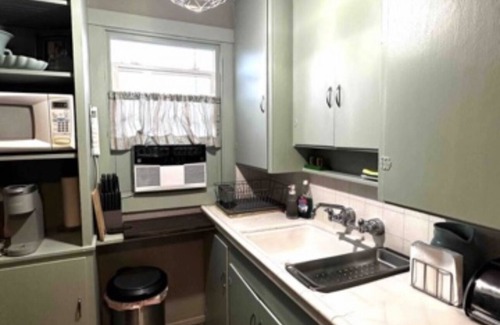 Downtown Apartamento | Quiet warm apartment above spa