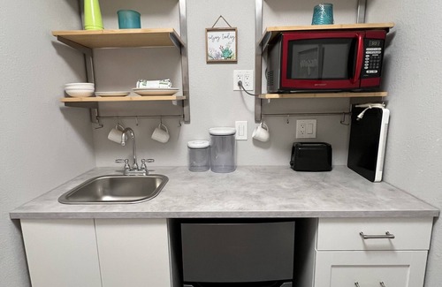 Bradenton Apartamento | Quiet Waterview Oasis - 10 minutes to Anna Maria Island