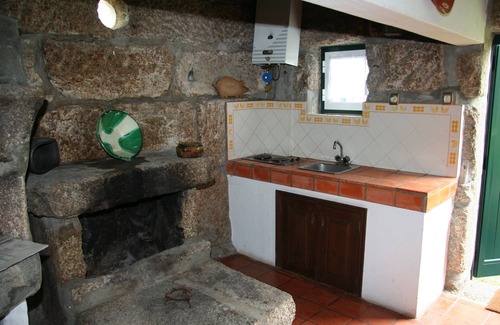 Travanca Cabaña | Casas de Gatão son un grupo de casas vecinas insertadas en Quinta de Gatão