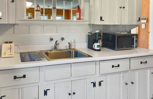 Bass River Cabaña | Quintessential Cape Cottage Near the Beach